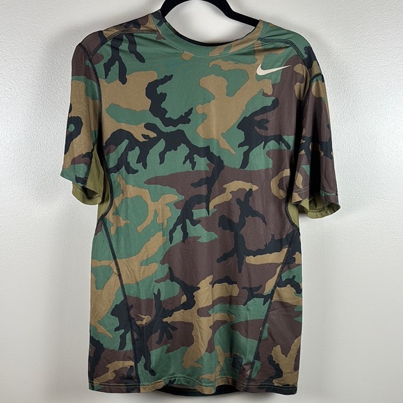 Nike Men's Camouflage T-Shirt - Picture 1 of 7